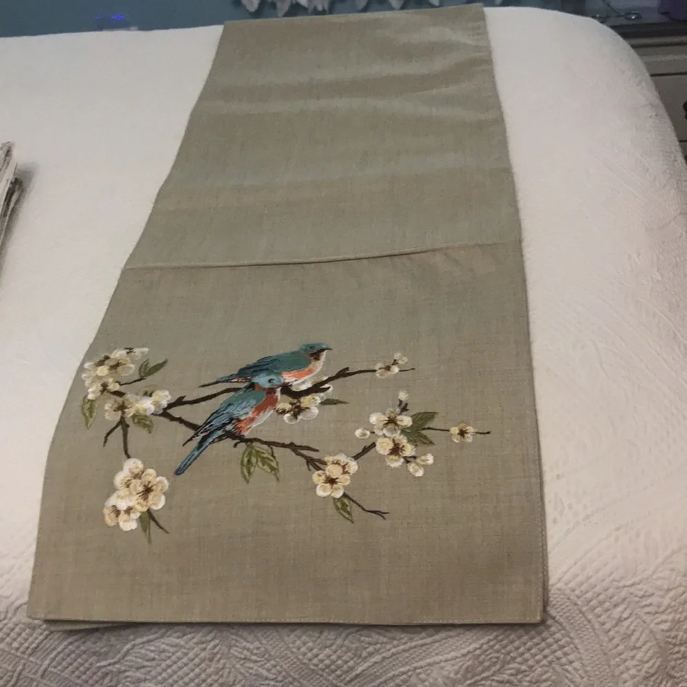 Wellesley Manor Tan Linen Table Runner with Embroidered Birds/Dogwood Tree. NWOT - Picture 5 of 16